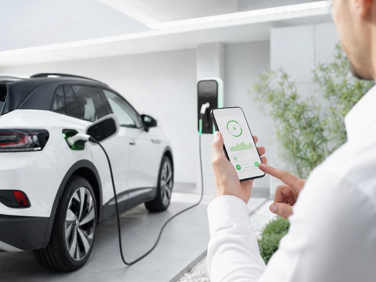 Lade-App zur Steuerung und Überwachung eines Elektrofahrzeugs per Smartphone