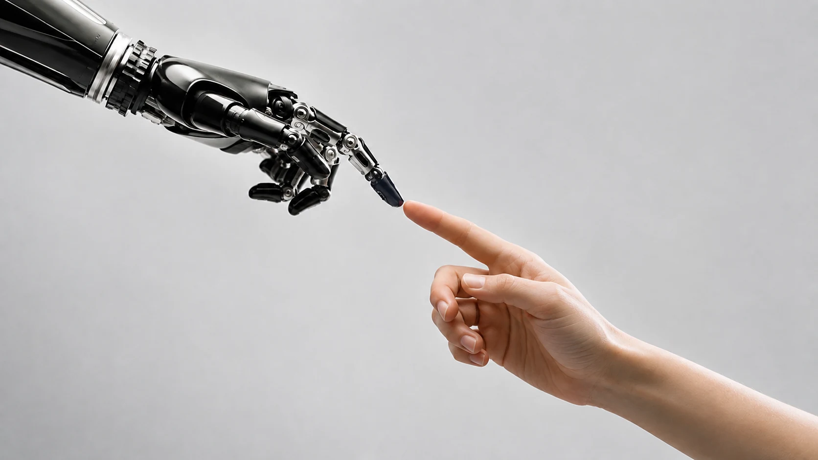 Roboterhand und menschliche Hand berühren sich fast – Symbol für die Zusammenarbeit zwischen Mensch und Künstlicher Intelligenz.